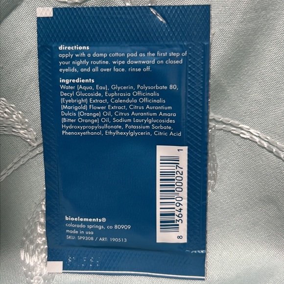 Bioelements Gift Bag Bundle of Makeup Dissolver Perfected 11 Item Lot m NEW - Picture 6 of 7